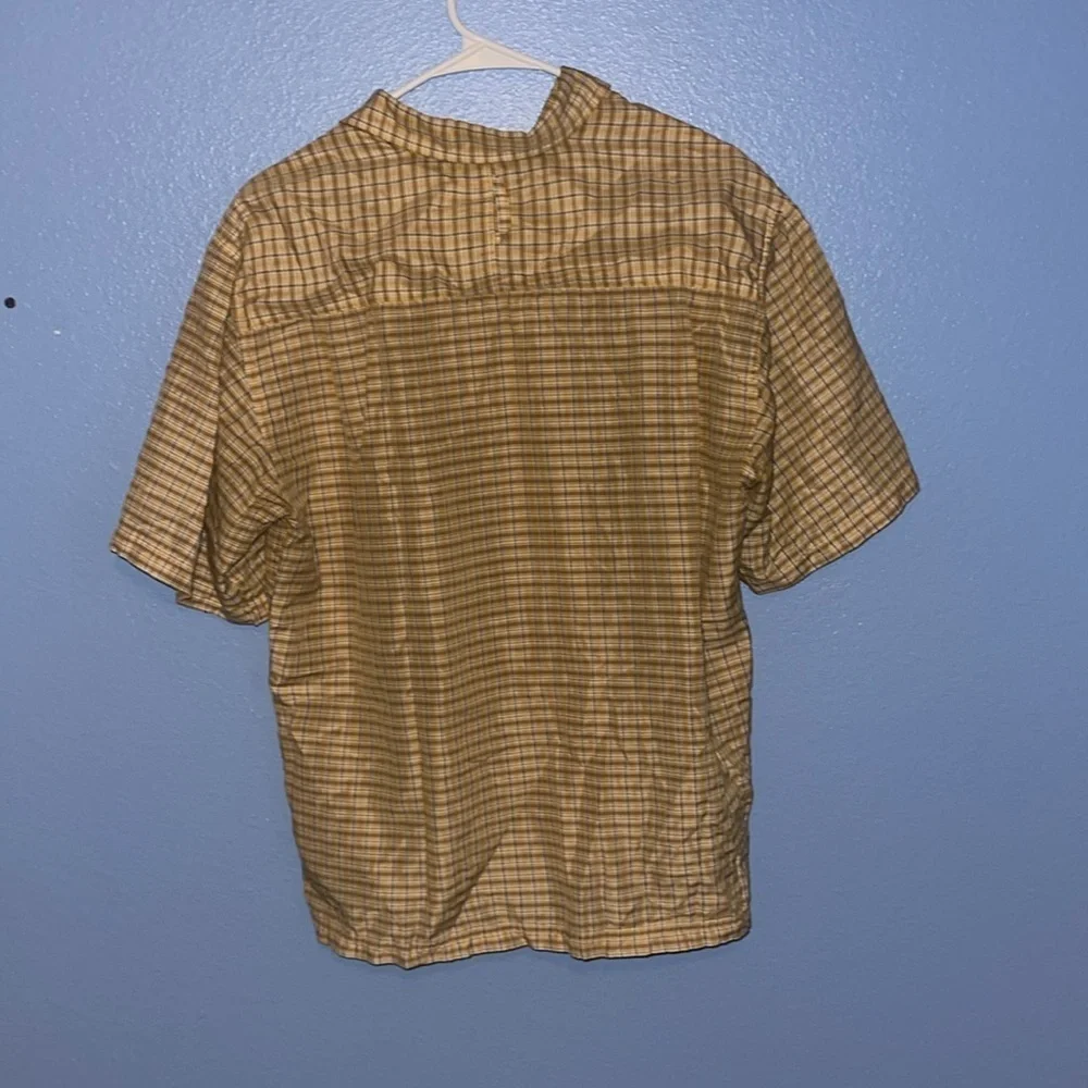 The North Face SS Plaid Shirt - Medium. B3